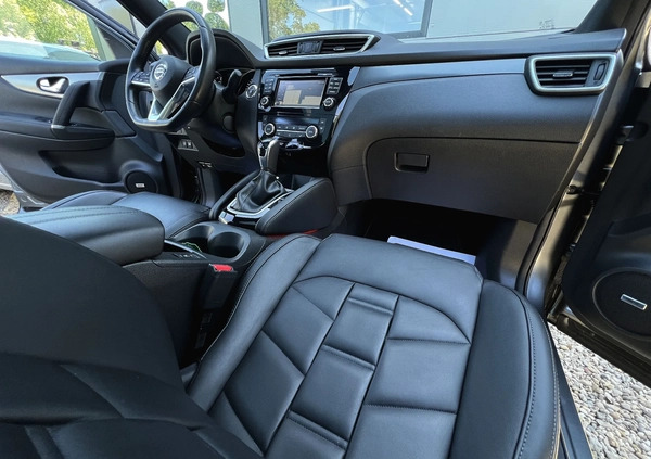 Nissan Qashqai cena 79900 przebieg: 131000, rok produkcji 2018 z Jeziorany małe 781